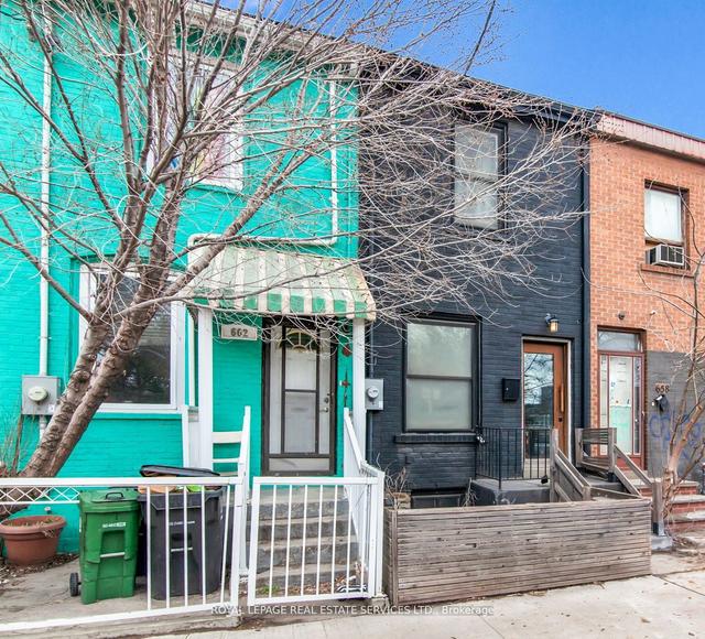 660 Dundas St W, House attached with 2 bedrooms, 2 bathrooms and 2 parking in Toronto ON | Image 23