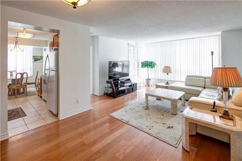 306 - 18 Parkview Ave, Condo with 3 bedrooms, 2 bathrooms and 1 parking in Toronto ON | Image 3