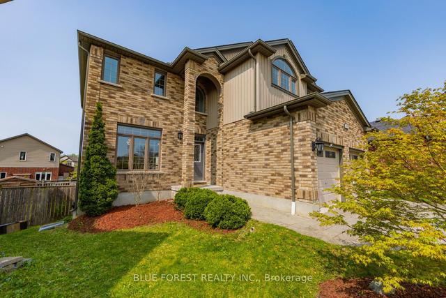 1191 Poppy Crt, House detached with 5 bedrooms, 4 bathrooms and 6 parking in London ON | Image 12