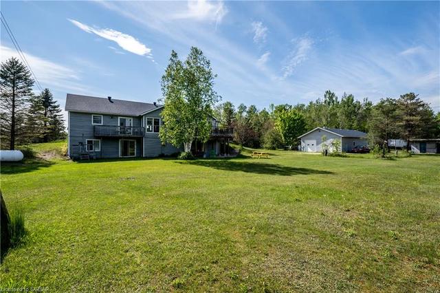 1649 12/13 Sunnidale Sideroad N, House detached with 4 bedrooms, 3 bathrooms and 12 parking in Clearview ON | Image 7