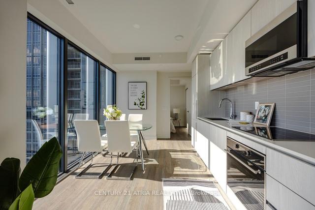 4003 - 8 Cumberland St, Condo with 2 bedrooms, 2 bathrooms and 1 parking in Toronto ON | Image 17