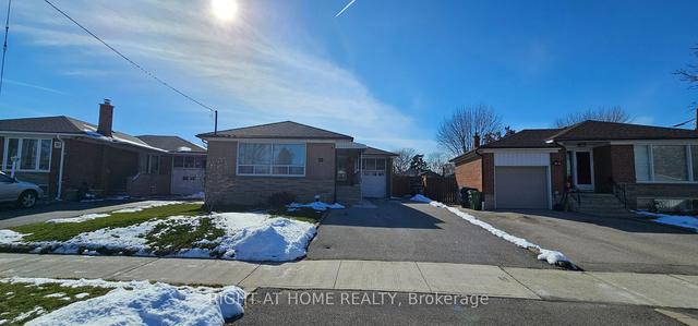 12 Billcar Rd, House detached with 3 bedrooms, 2 bathrooms and 4 parking in Toronto ON | Image 12