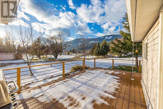 2269 Solsqua Road, House detached with 2 bedrooms, 2 bathrooms and 22 parking in Columbia Shuswap E BC | Image 27