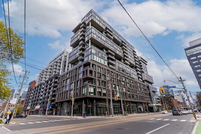 813 - 111 Bathurst St, Condo with 1 bedrooms, 1 bathrooms and 1 parking in Toronto ON | Image 1