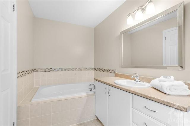 301 Vienna Terrace, Townhouse with 3 bedrooms, 3 bathrooms and 5 parking in Ottawa ON | Image 23