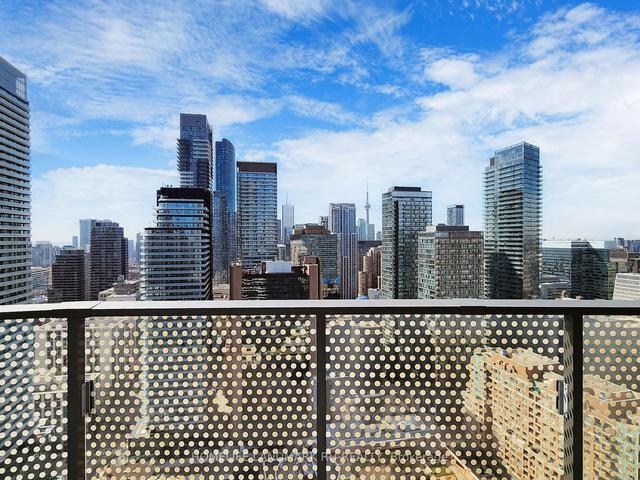 3202 - 11 Wellesley St W, Condo with 2 bedrooms, 2 bathrooms and 1 parking in Toronto ON | Image 16