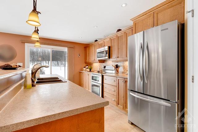 59 Horace Drive, House detached with 3 bedrooms, 3 bathrooms and 6 parking in Rideau Lakes ON | Image 9