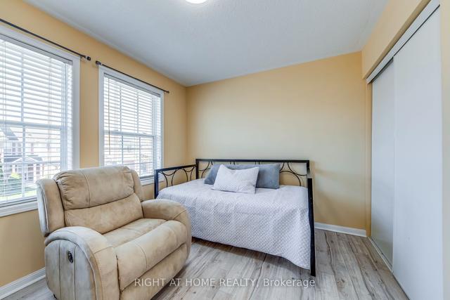 695 Edwards Ave W, House attached with 3 bedrooms, 3 bathrooms and 3 parking in Milton ON | Image 9