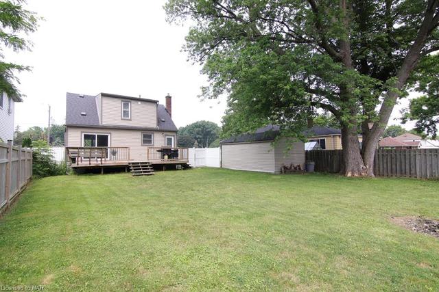 5610 Royal Manor Drive, House detached with 3 bedrooms, 1 bathrooms and 4 parking in Niagara Falls ON | Image 37