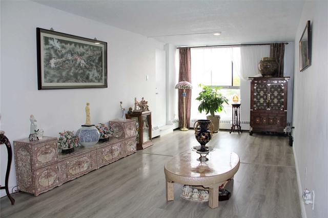 439 - 4645 Jane St, Condo with 2 bedrooms, 1 bathrooms and 1 parking in Toronto ON | Image 10