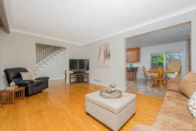 48 Pennington Cres, House detached with 4 bedrooms, 2 bathrooms and 3 parking in Halton Hills ON | Image 2