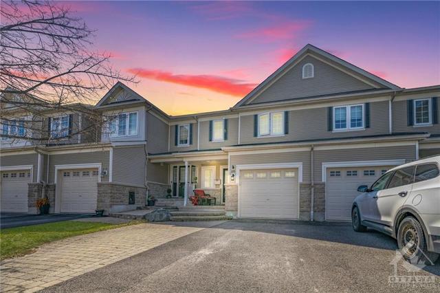 274 Silbrass Private, Townhouse with 3 bedrooms, 3 bathrooms and 3 parking in Ottawa ON | Image 1