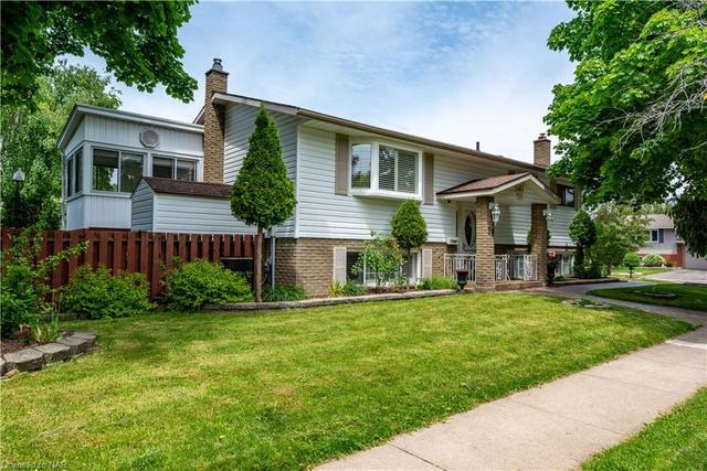 19 Simpson Road, House detached with 3 bedrooms, 2 bathrooms and 4 parking in St. Catharines ON | Image 5