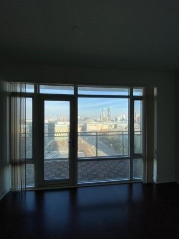 1001 - 365 Prince Of Wales Dr, Condo with 0 bedrooms, 1 bathrooms and 1 parking in Mississauga ON | Image 2