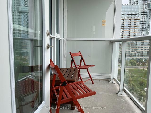 1007 - 75 Queens Wharf Rd, Condo with 1 bedrooms, 1 bathrooms and 0 parking in Toronto ON | Image 4