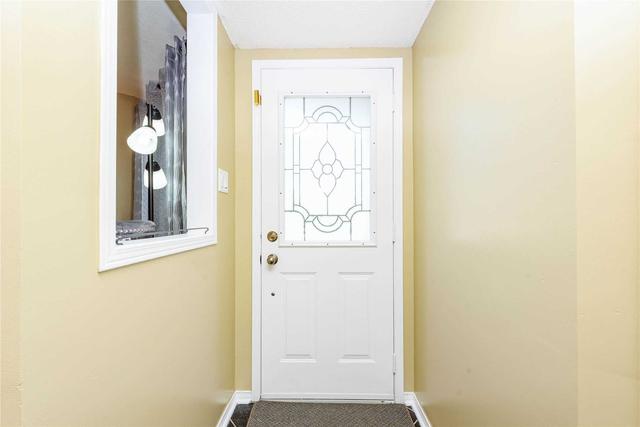 62 Townley Cres, House semidetached with 3 bedrooms, 3 bathrooms and 4 parking in Brampton ON | Image 33