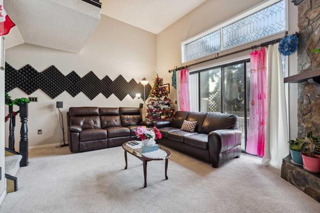 56 - 23 Glamis Drive Sw, Home with 3 bedrooms, 2 bathrooms and 2 parking in Calgary AB | Image 5