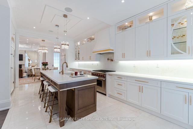 523 Brookside Dr, House detached with 4 bedrooms, 5 bathrooms and 4 parking in Oakville ON | Image 4