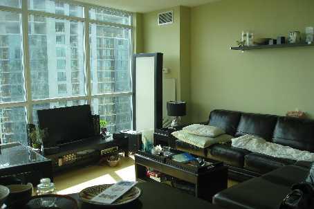 2503 - 219 Fort York Blvd, Condo with 2 bedrooms, 2 bathrooms and 1 parking in Toronto ON | Image 2