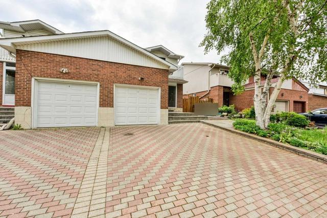 130 Carolbreen Sq, House semidetached with 3 bedrooms, 4 bathrooms and 4 parking in Toronto ON | Image 23