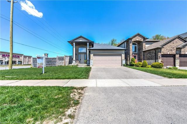 2162 North Routledge Park, House detached with 3 bedrooms, 3 bathrooms and 4 parking in London ON | Image 3