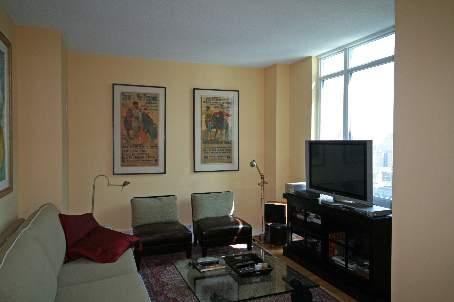 sph3103 - 381 Front St W, Condo with 2 bedrooms, 3 bathrooms and 1 parking in Toronto ON | Image 3