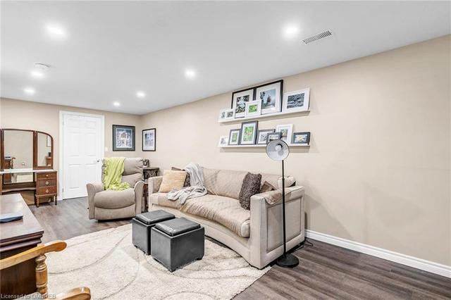 14 Yeats Court, House detached with 4 bedrooms, 2 bathrooms and 5 parking in Guelph ON | Image 14