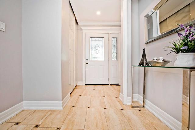 8 Ulysses Pl, House semidetached with 4 bedrooms, 4 bathrooms and 7 parking in Toronto ON | Image 21