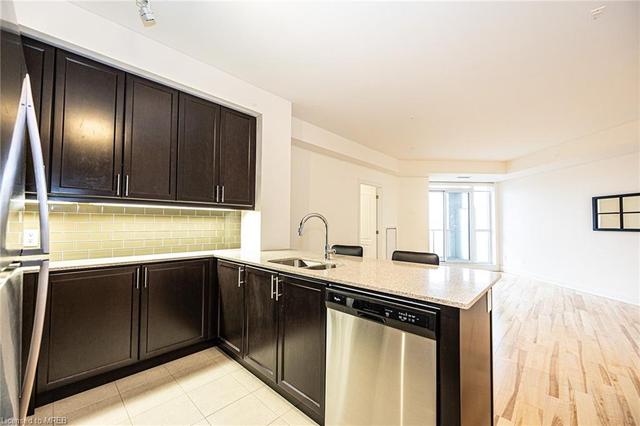 602 - 2480 Prince Michael Drive, House attached with 1 bedrooms, 2 bathrooms and 1 parking in Oakville ON | Image 32