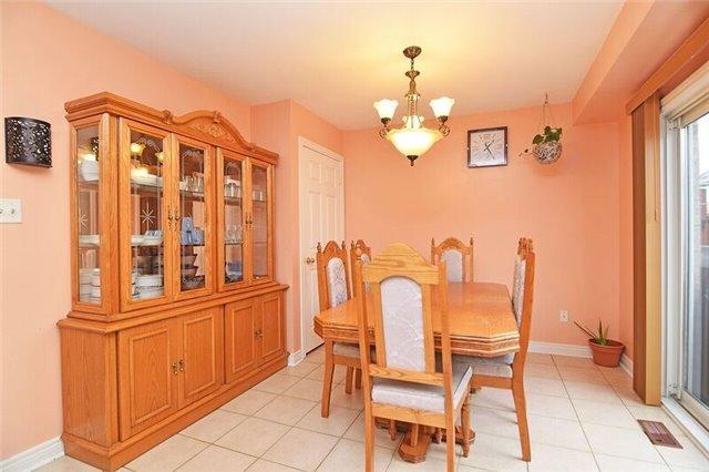 13 Earl Grey Cres, House detached with 3 bedrooms, 3 bathrooms and 2 parking in Brampton ON | Image 5