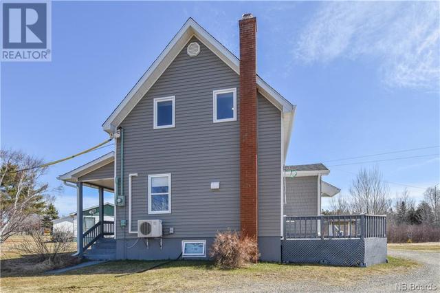 607 Des Acadiens Boulevard, House detached with 2 bedrooms, 1 bathrooms and null parking in Bertrand NB | Image 5