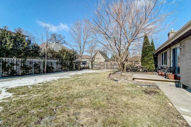 260 Felan Ave W, House detached with 3 bedrooms, 2 bathrooms and 3 parking in Oakville ON | Image 13