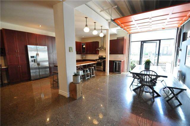 unit 2 - 2b Minto St, Condo with 4 bedrooms, 2 bathrooms and 1 parking in Toronto ON | Image 3