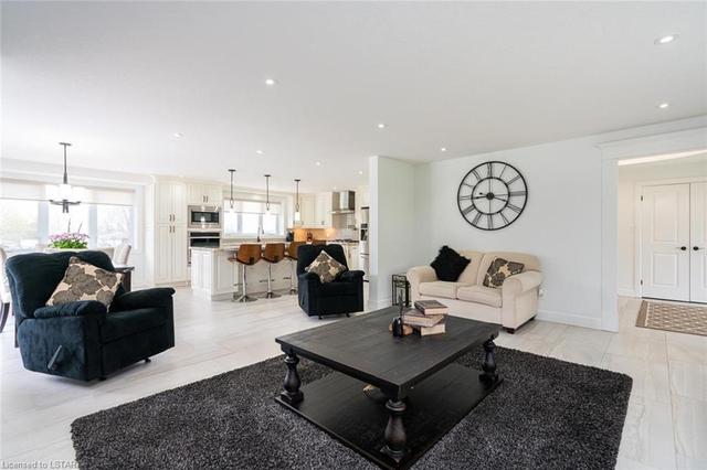 3074 Westminster Drive, House detached with 4 bedrooms, 2 bathrooms and 10 parking in London ON | Image 7