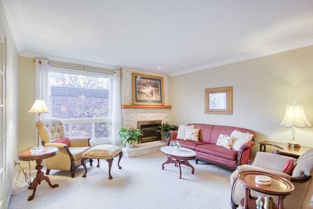 2 - 1564 Kerns Rd, Townhouse with 3 bedrooms, 4 bathrooms and 3 parking in Burlington ON | Image 6