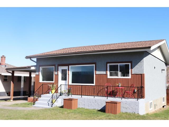 512 5th Street S, House detached with 3 bedrooms, 2 bathrooms and 3 parking in Cranbrook BC | Image 1
