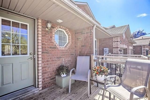 53 Lee Cres, House attached with 3 bedrooms, 2 bathrooms and 2 parking in Barrie ON | Image 3