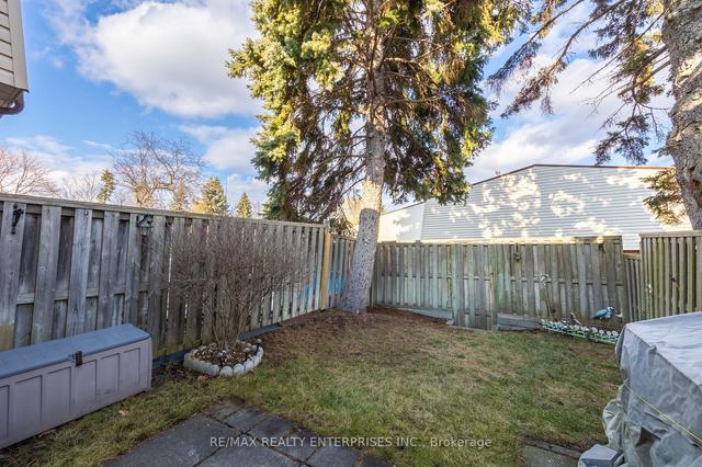37 - 3175 Kirwin Ave, Townhouse with 3 bedrooms, 2 bathrooms and 2 parking in Mississauga ON | Image 32