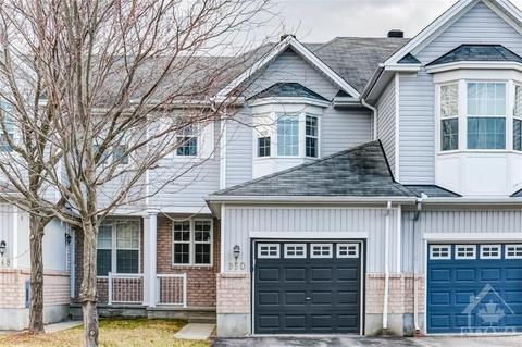 950 Klondike Road, Townhouse with 3 bedrooms, 3 bathrooms and 3 parking in Ottawa ON | Card Image