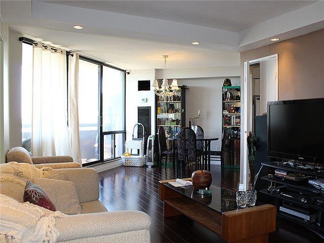 1807 - 75 Graydon Hall Dr, Condo with 2 bedrooms, 2 bathrooms and 1 parking in Toronto ON | Image 7