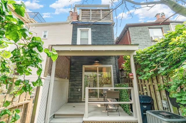 28 Kensington Pl, House attached with 3 bedrooms, 1 bathrooms and 0 parking in Toronto ON | Image 4