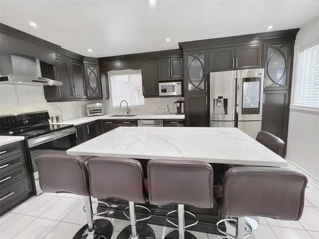 93 Cherrytree Dr, House detached with 3 bedrooms, 4 bathrooms and 6 parking in Brampton ON | Image 23
