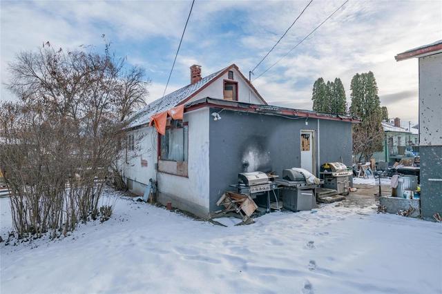 4005 30 Avenue, House detached with 1 bedrooms, 2 bathrooms and null parking in Vernon BC | Card Image
