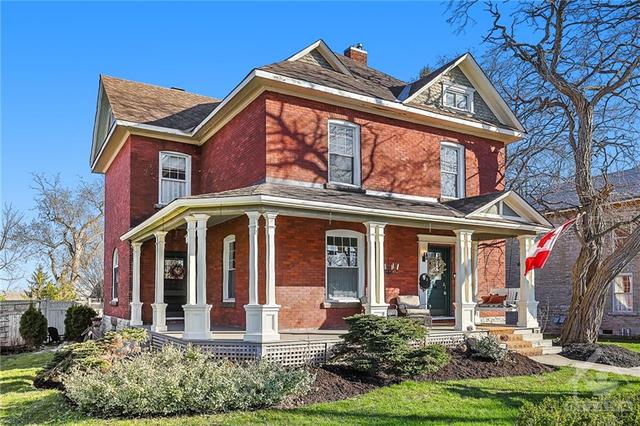 57 Main Street E, House detached with 4 bedrooms, 2 bathrooms and 4 parking in Mississippi Mills ON | Image 1