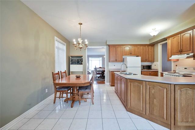 18 Alba Ave, House detached with 2 bedrooms, 3 bathrooms and 4 parking in Vaughan ON | Image 2
