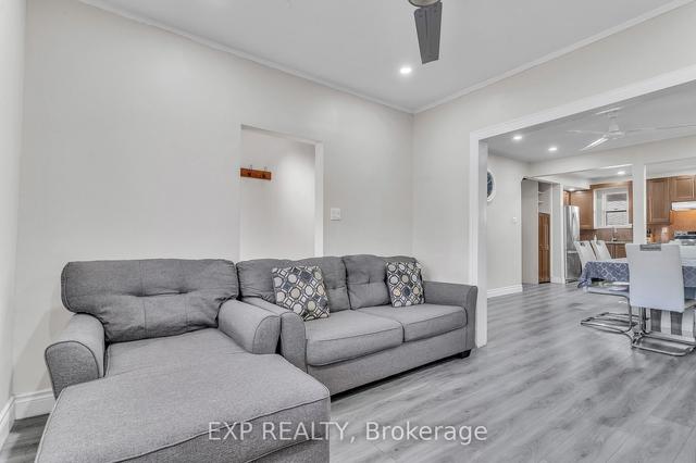15 Lincoln St, House detached with 3 bedrooms, 1 bathrooms and 0 parking in Hamilton ON | Image 12