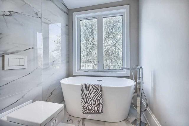 326 St Clements Ave, House detached with 4 bedrooms, 5 bathrooms and 2 parking in Toronto ON | Image 13