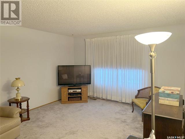 101 - 250 Athabasca Street E, Condo with 2 bedrooms, 2 bathrooms and null parking in Moose Jaw SK | Image 10