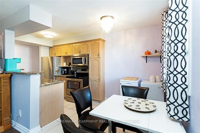 501 - 851 Queenston Rd, Condo with 2 bedrooms, 1 bathrooms and 1 parking in Hamilton ON | Image 2