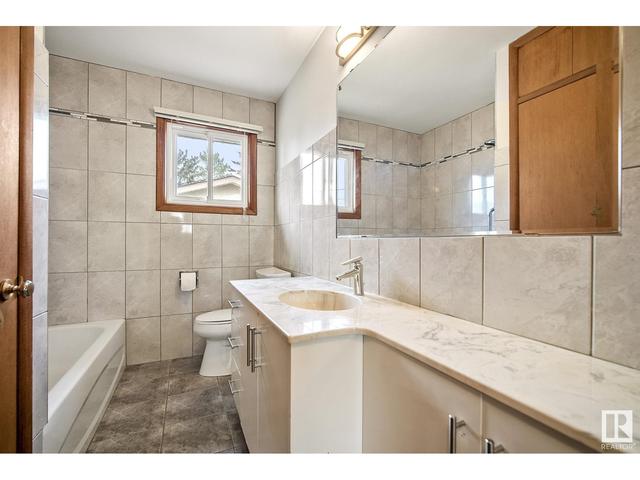9016 135a Av Nw, House detached with 3 bedrooms, 1 bathrooms and 4 parking in Edmonton AB | Image 23